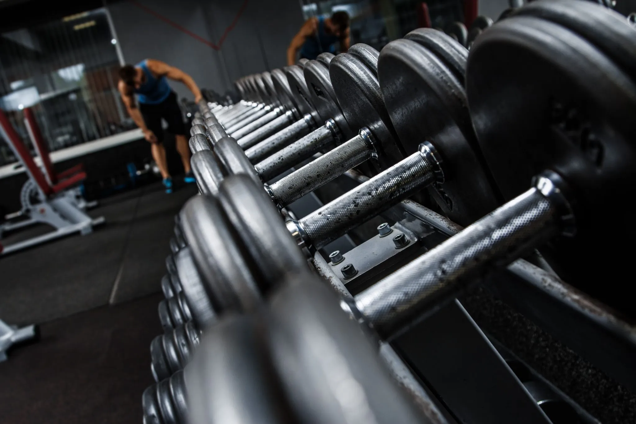 different-black-dumbbells-in-the-modern-gym-2024-10-17-09-03-22-utc.jpg